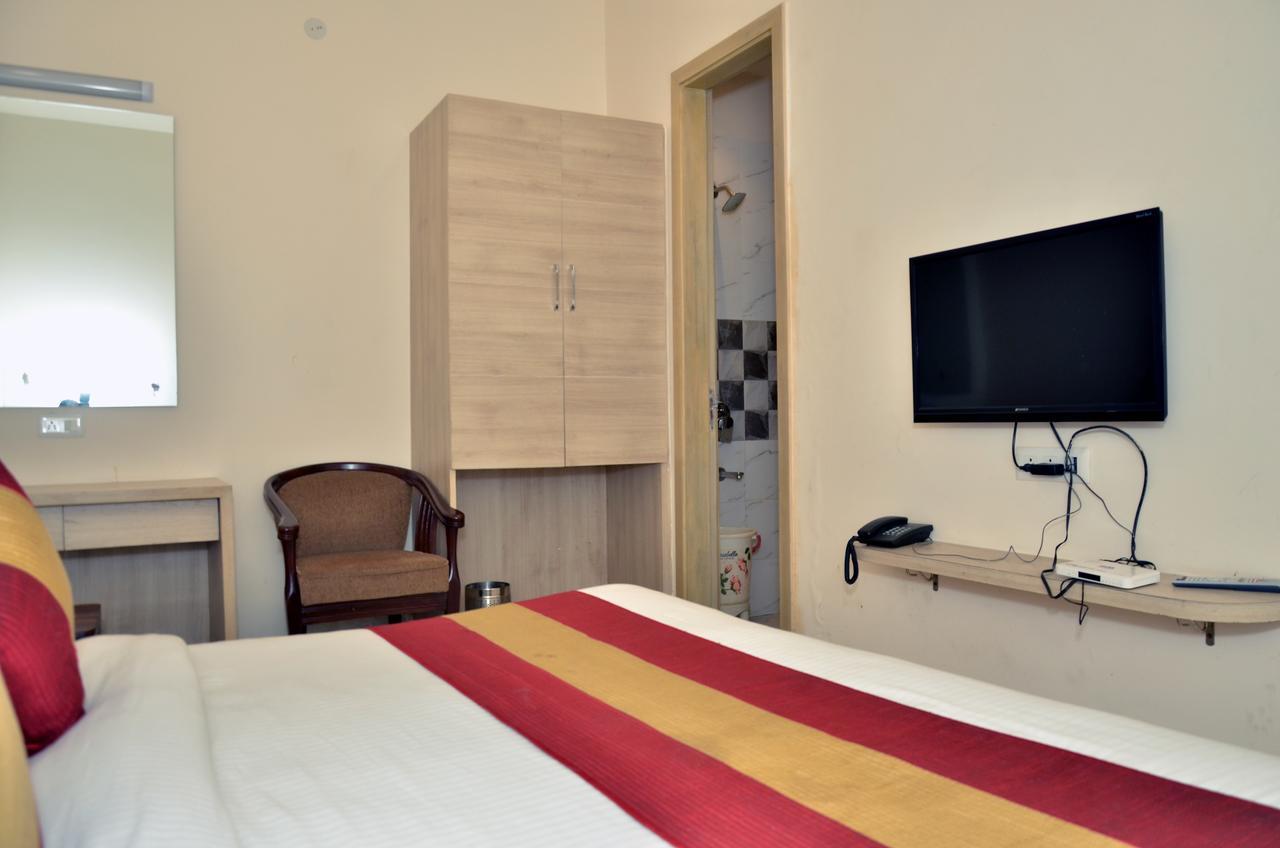 Hotel Temple Inn Amritsar Ngoại thất bức ảnh